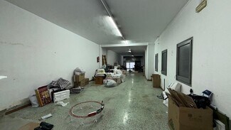 Plus de détails pour Local commercial à louer