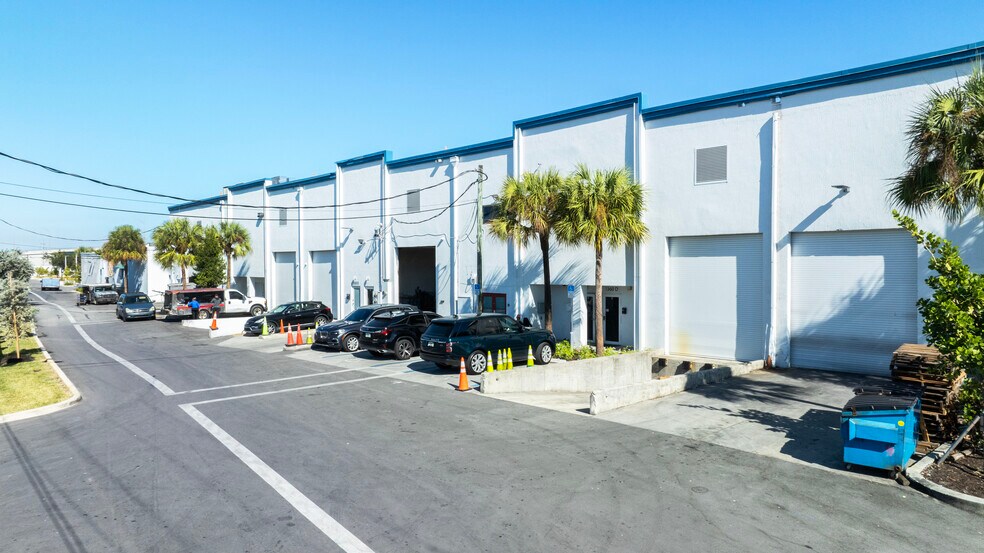 1350-1390 Hammondville Rd, Pompano Beach, FL à louer - Photo de l’immeuble – Image 2 sur 14