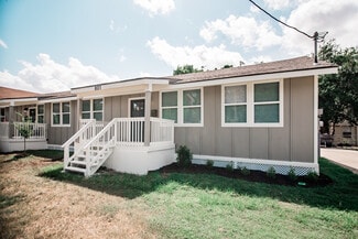 Plus de détails pour 101 W Water St, Victoria, TX - Logement à vendre