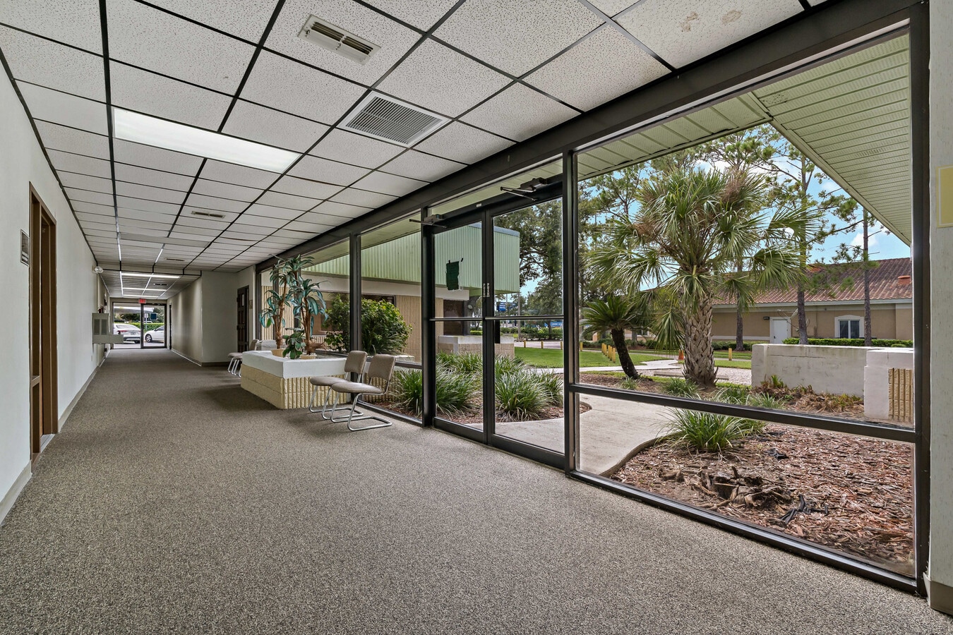 3709 W Hamilton Ave, Tampa, FL 33614 - Lot 7 & 8 -  - Hall d’entrée - Image 1 of 17