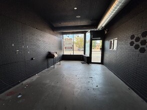 5637 W 63rd St, Chicago, IL à louer Photo intérieure– Image 2 sur 9