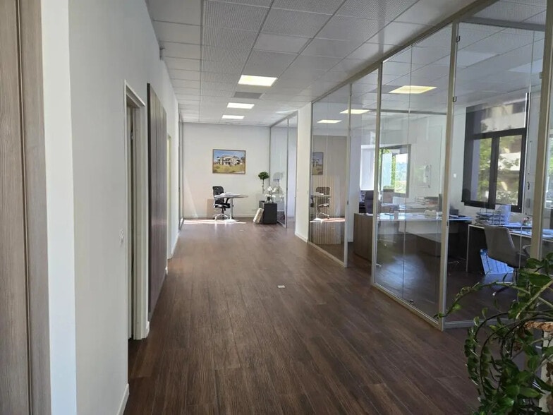 Local commercial dans Toulon à louer - Photo de l’immeuble – Image 3 sur 8