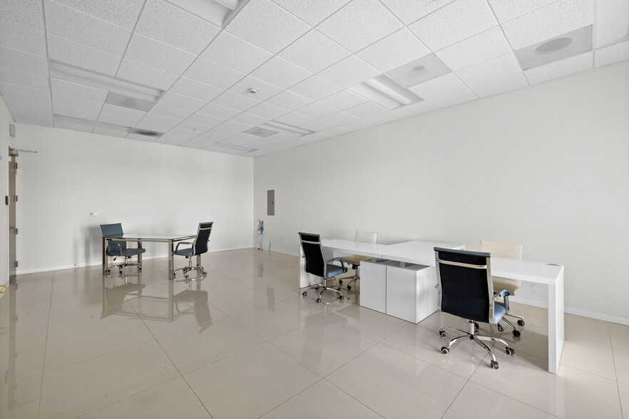 20200 W Dixie Hwy, Aventura, FL à vendre - Photo intérieure – Image 3 sur 8