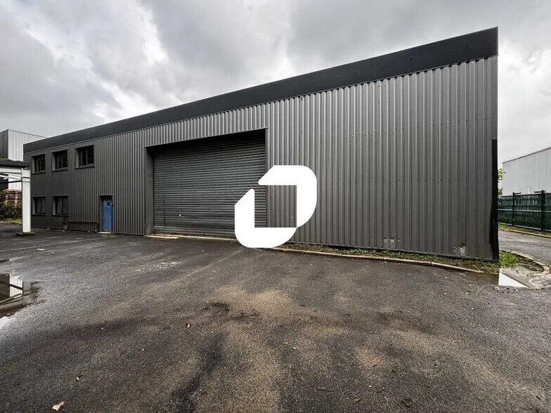 Local d’activités dans Bondoufle à louer - Photo de l’immeuble – Image 1 sur 11
