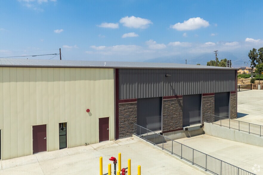 8247 Lime Ave, Fontana, CA à louer - Photo de l’immeuble – Image 2 sur 5