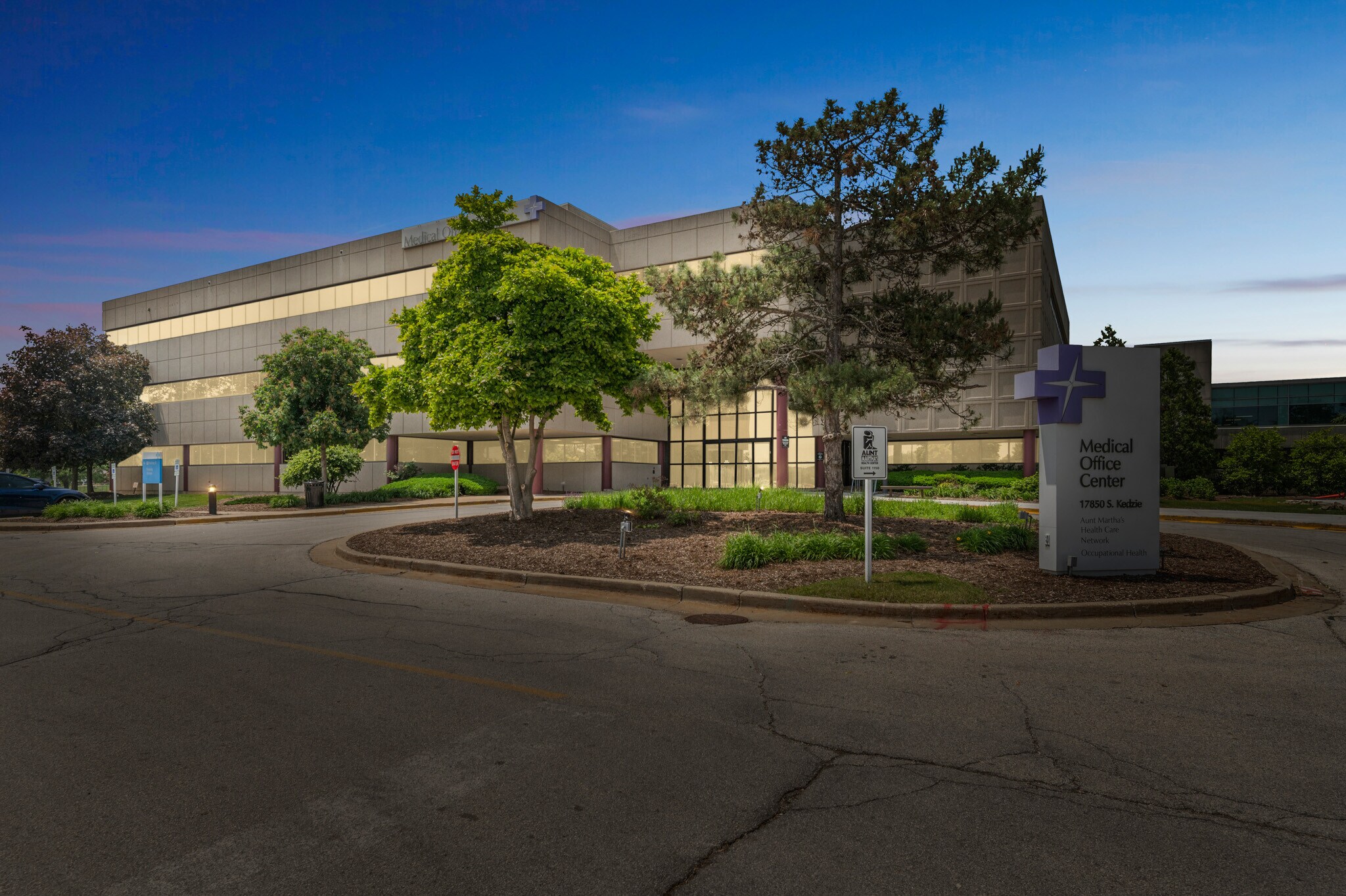 17850 S Kedzie Ave, Hazel Crest, IL à louer Photo principale– Image 1 sur 11