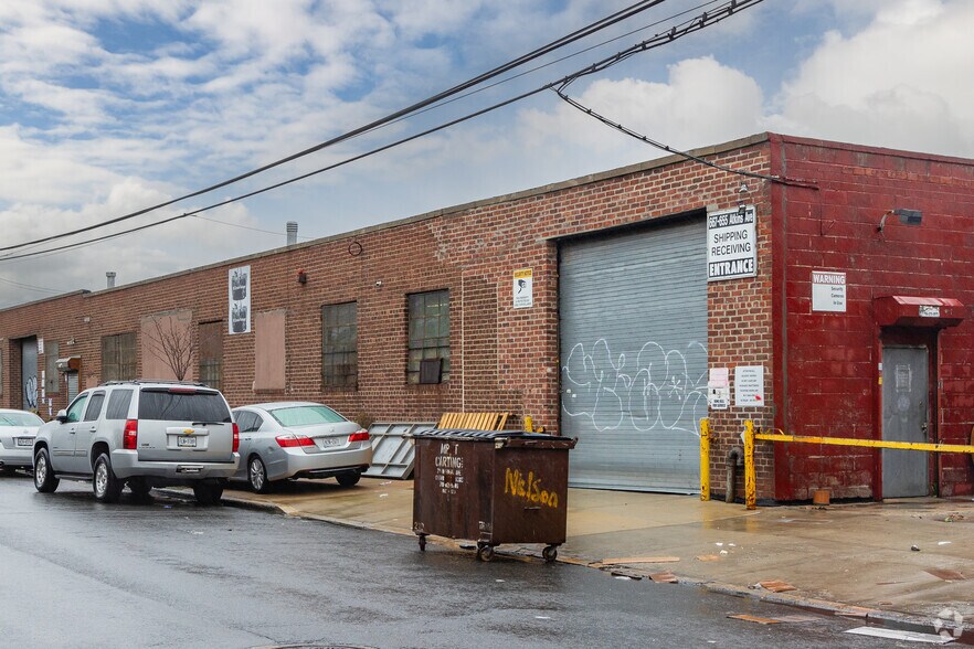 655-667 Atkins Ave, Brooklyn, NY à louer - Photo principale – Image 1 sur 4