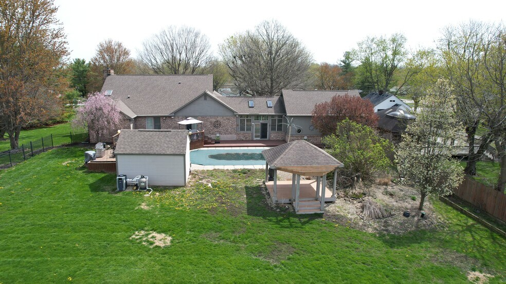 868 N Raceway Rd, Indianapolis, IN à vendre - Photo de l’immeuble – Image 1 sur 14