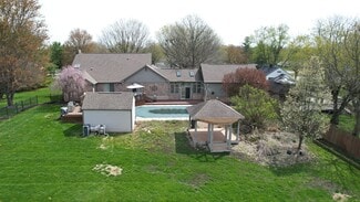 Plus de détails pour 868 N Raceway Rd, Indianapolis, IN - Logement à vendre
