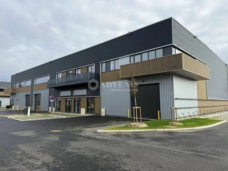 Local d’activités dans Chalifert à louer - Photo de l’immeuble – Image 2 sur 8