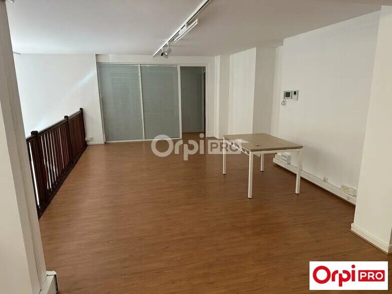 Bureau dans Lille à louer - Photo de l’immeuble – Image 3 sur 10