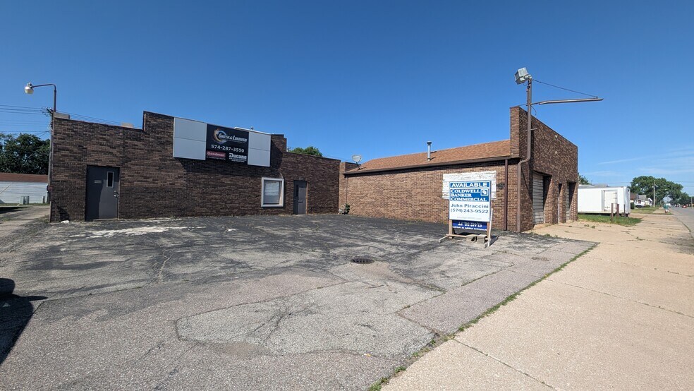 1222 W 8th St, Mishawaka, IN à louer - Photo de l’immeuble – Image 2 sur 9