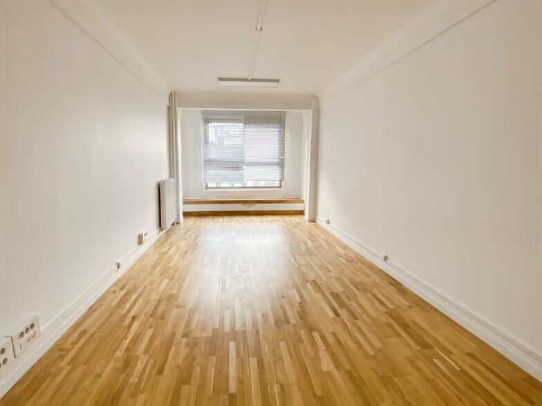 Bureau dans Paris à louer - Photo de l’immeuble – Image 2 sur 9