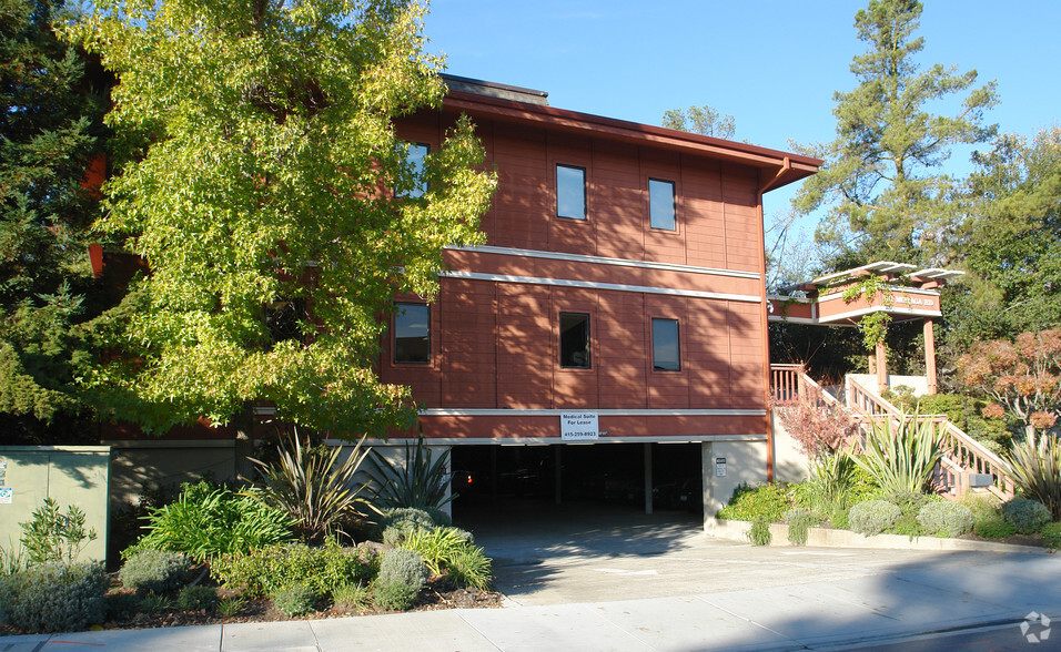 911 Moraga Rd, Lafayette, CA à louer - Photo de l’immeuble – Image 2 sur 20