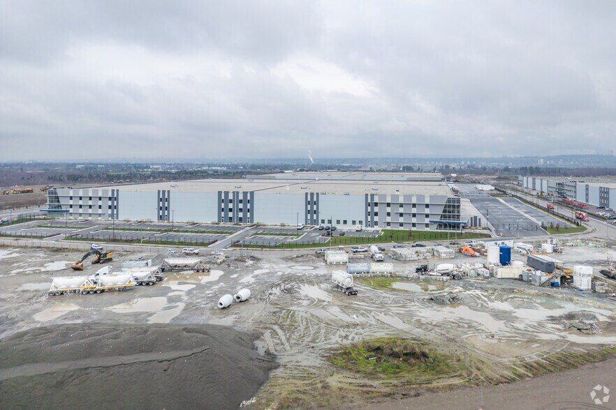 8080 Zylmans Way, Richmond, BC à louer - Photo de l’immeuble – Image 2 sur 4