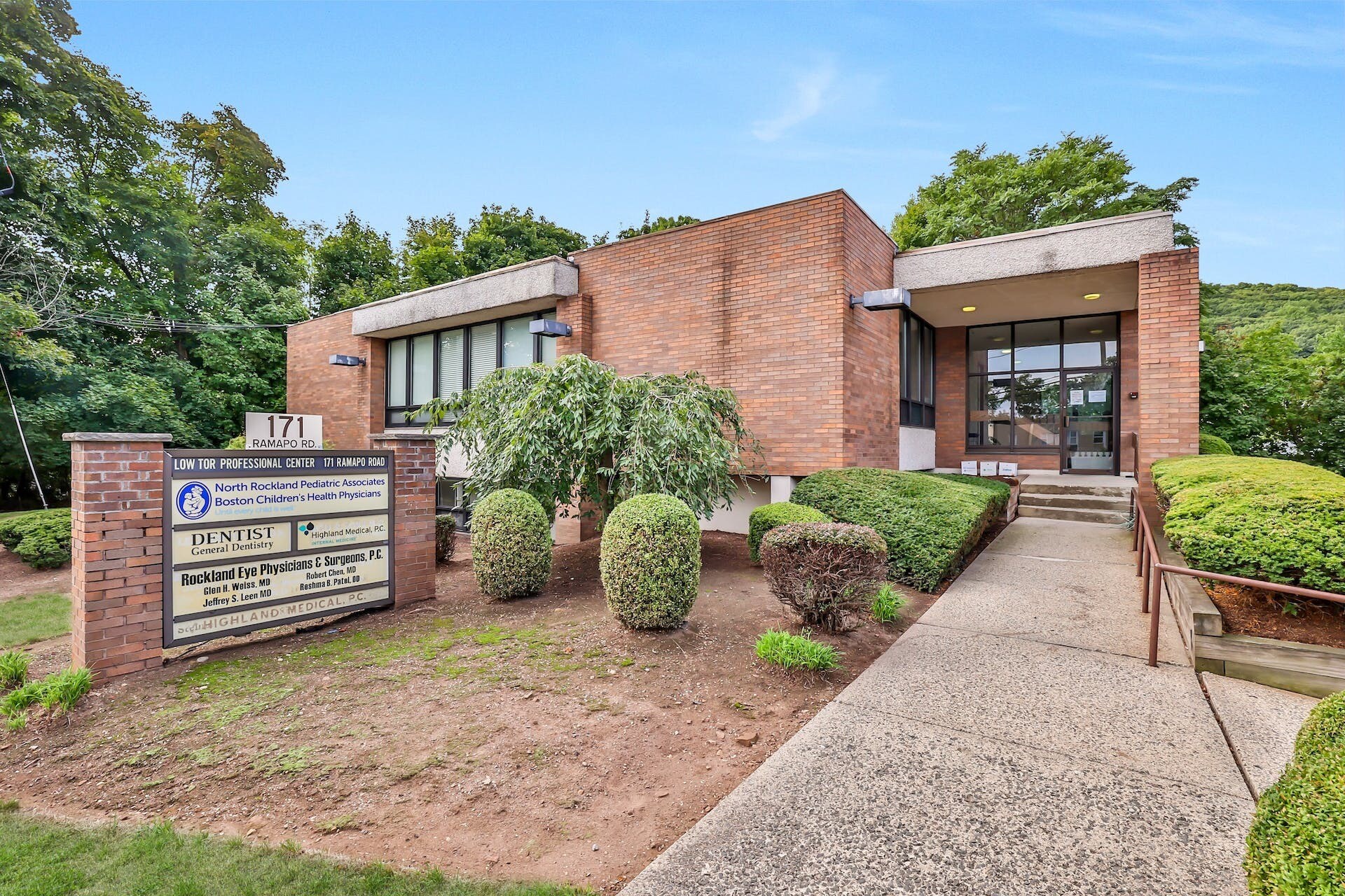 171 Ramapo Rd, Garnerville, NY à louer Photo de l’immeuble– Image 1 sur 24