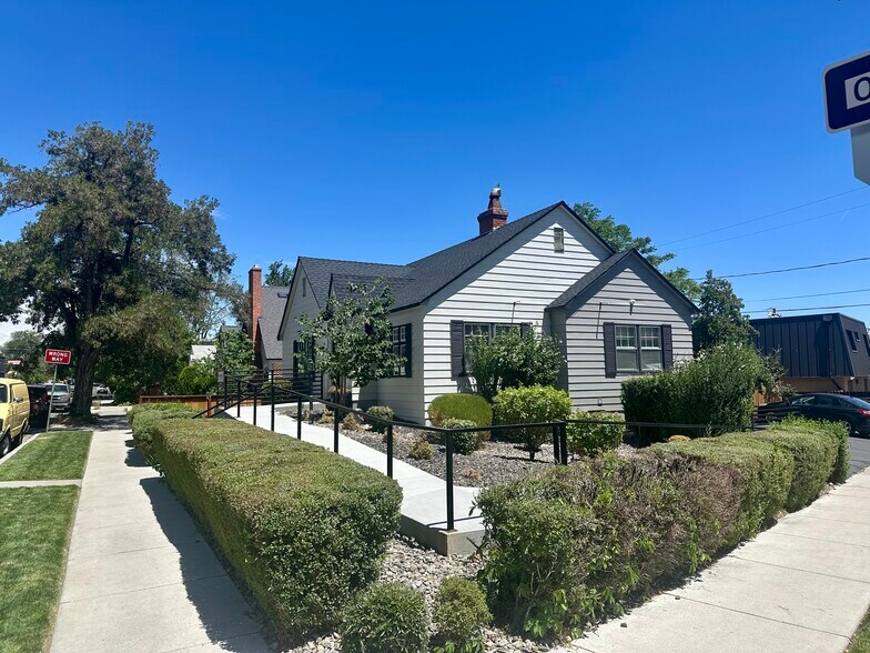994 Forest St, Reno, NV à vendre - Photo de l’immeuble – Image 2 sur 8