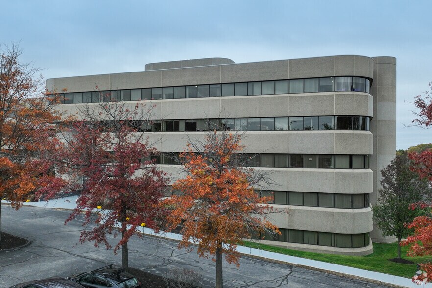 77 S Bedford St, Burlington, MA à louer - Photo de l’immeuble – Image 2 sur 4