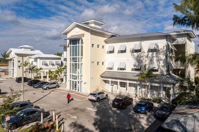 Plus de détails pour 15801 Biscayne Blvd, North Miami Beach, FL - Bureau, Bureau/Médical à louer