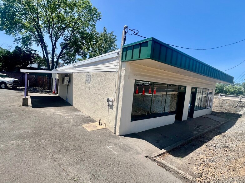 858 Street Rd, Southampton, PA à louer - Photo de l’immeuble – Image 1 sur 5