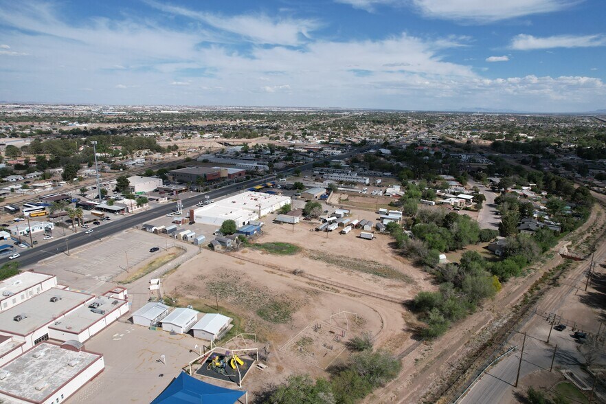 8020 Alameda Ave, El Paso, TX à vendre - Photo de l’immeuble – Image 3 sur 8