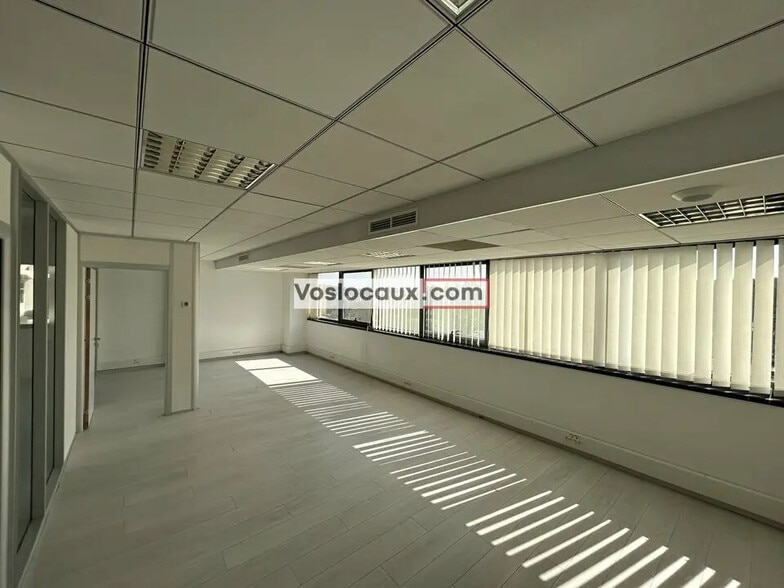 Bureau dans SOPHIA ANTIPOLIS à louer - Photo de l’immeuble – Image 1 sur 5