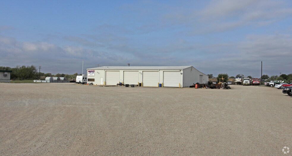 10101 N Saginaw Blvd, Fort Worth, TX à louer - Photo principale – Image 1 sur 8