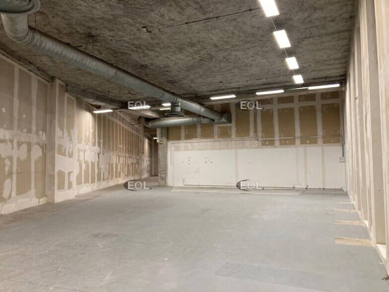 Industriel/Logistique dans Ivry-sur-Seine à louer - Photo de l’immeuble – Image 2 sur 5