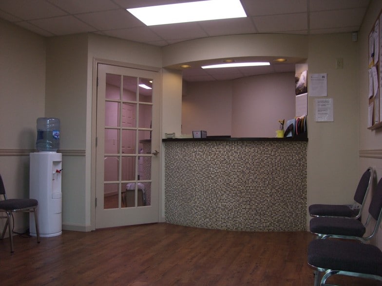 3245 E Livingston Ave, Columbus, OH à vendre - Hall d’entrée – Image 2 sur 36