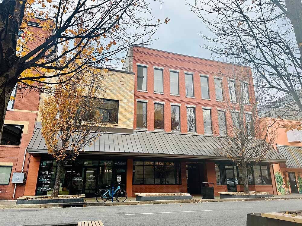 205-207 E Main St, Johnson City, TN à louer Photo de l’immeuble– Image 1 sur 8