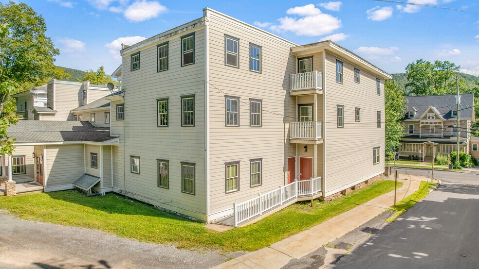 56 Main St, Stamford, NY à vendre - Photo de l’immeuble – Image 3 sur 192