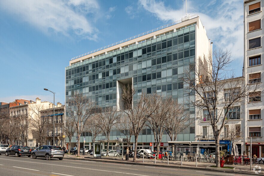 165 Avenue Du Prado, Marseille à louer - Photo de l’immeuble – Image 3 sur 3