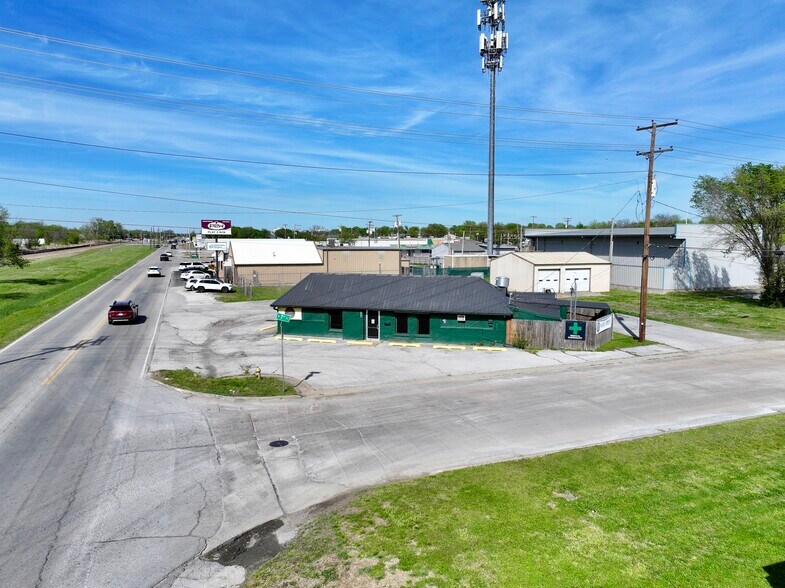 500 N J. M. Davis Blvd, Claremore, OK à vendre - Photo de l’immeuble – Image 2 sur 17