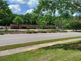 Plus de détails pour 500 New Hope Rd, Raleigh, NC - Local d’activités à vendre
