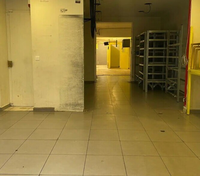 Local commercial dans Paris à louer - Photo de l’immeuble – Image 3 sur 3