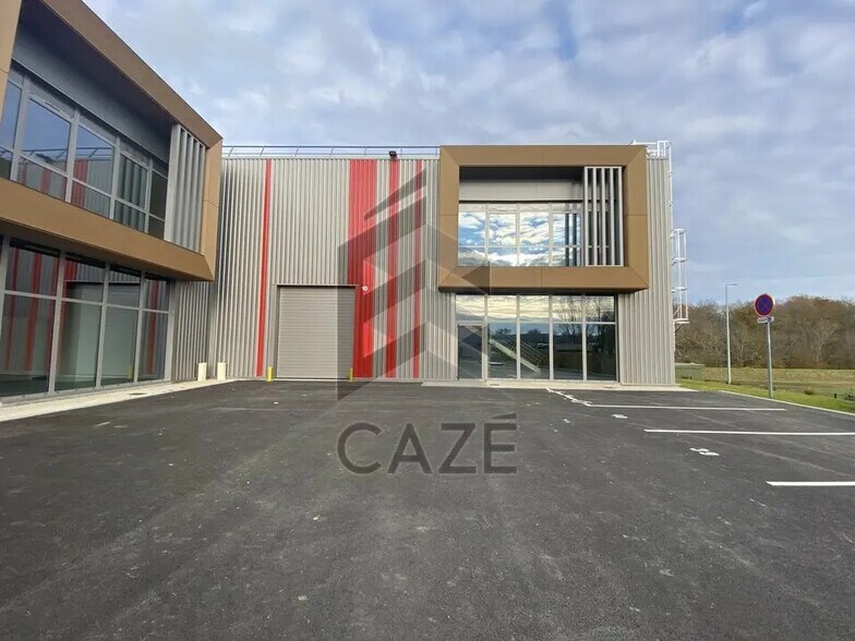 24 Bis Rue Newton, Tresses à louer - Photo de l’immeuble – Image 1 sur 6