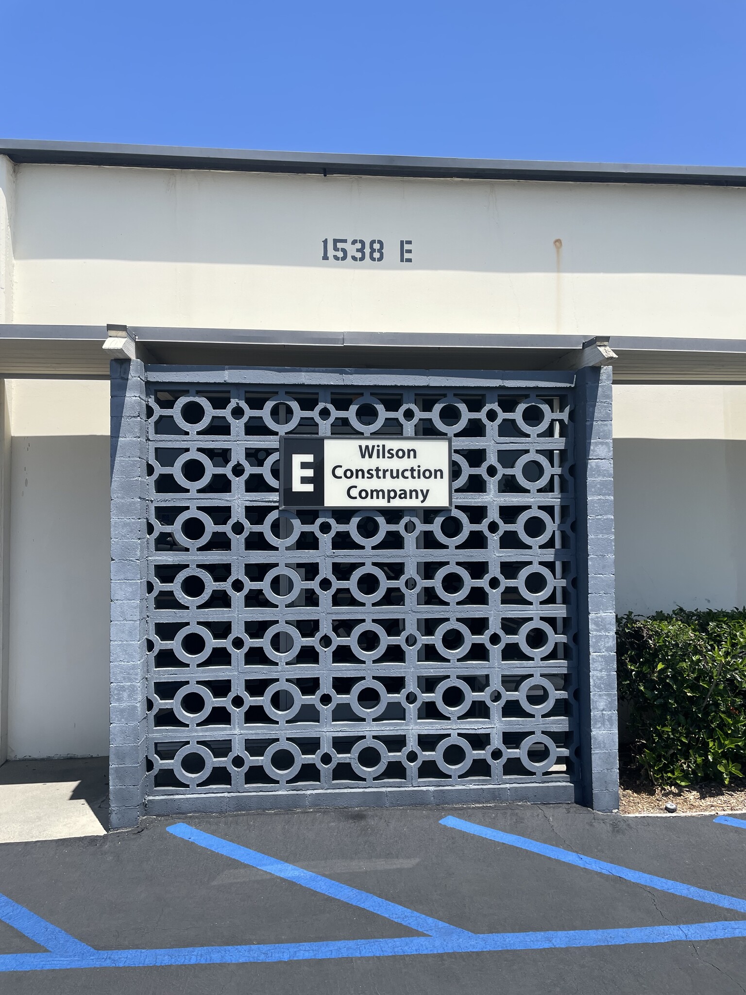 1538 E Chestnut Ave, Santa Ana, CA à louer Photo intérieure– Image 1 sur 2