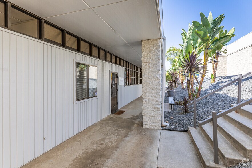 317 N El Camino Real, Encinitas, CA à louer - Photo de l’immeuble – Image 2 sur 6