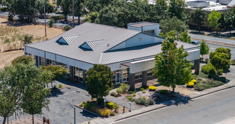 800 American Way, Windsor, CA à louer - Photo de l’immeuble – Image 1 sur 37