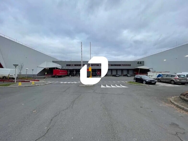 Bureau dans Gennevilliers à louer - Photo de l’immeuble – Image 1 sur 4