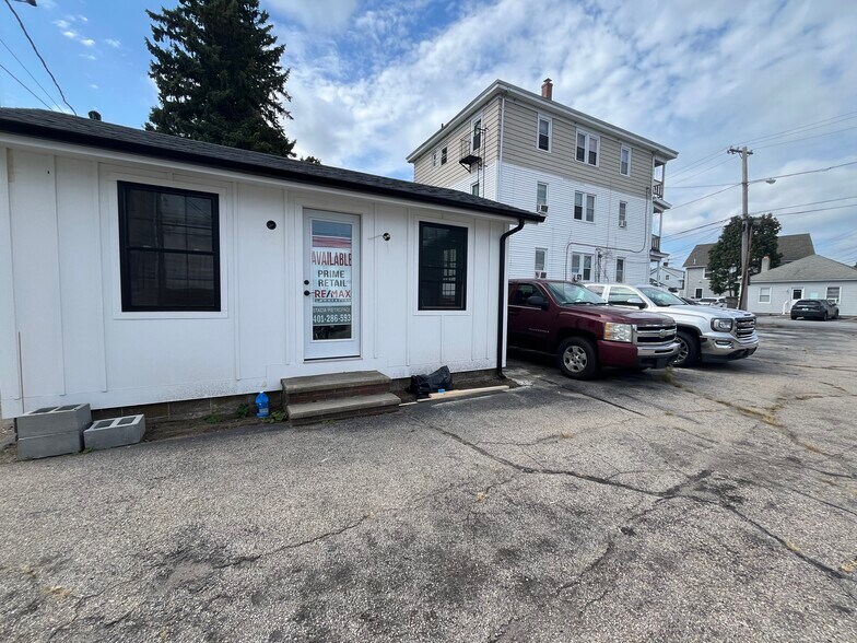 246 Greenville Ave, Johnston, RI à louer - Photo de l’immeuble – Image 2 sur 7