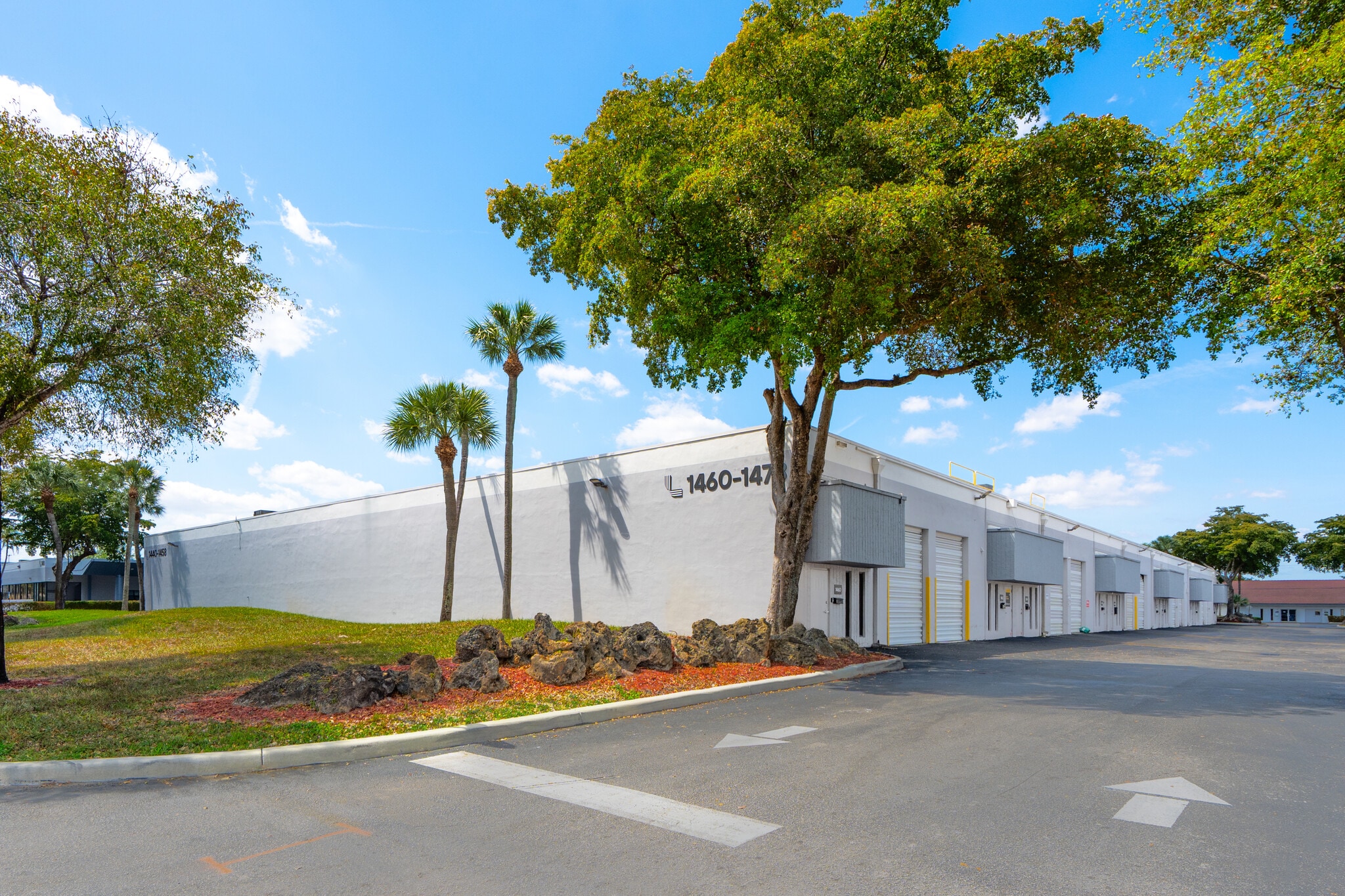 7950-7966 NW 14th St, Miami, FL à louer Photo de l’immeuble– Image 1 sur 3