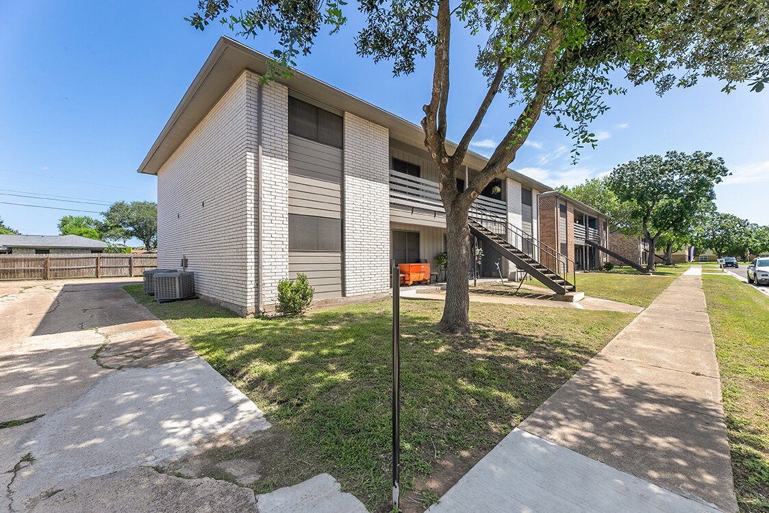 101-112 Deerwood Dr, Victoria, TX à vendre Photo de l’immeuble– Image 1 sur 19