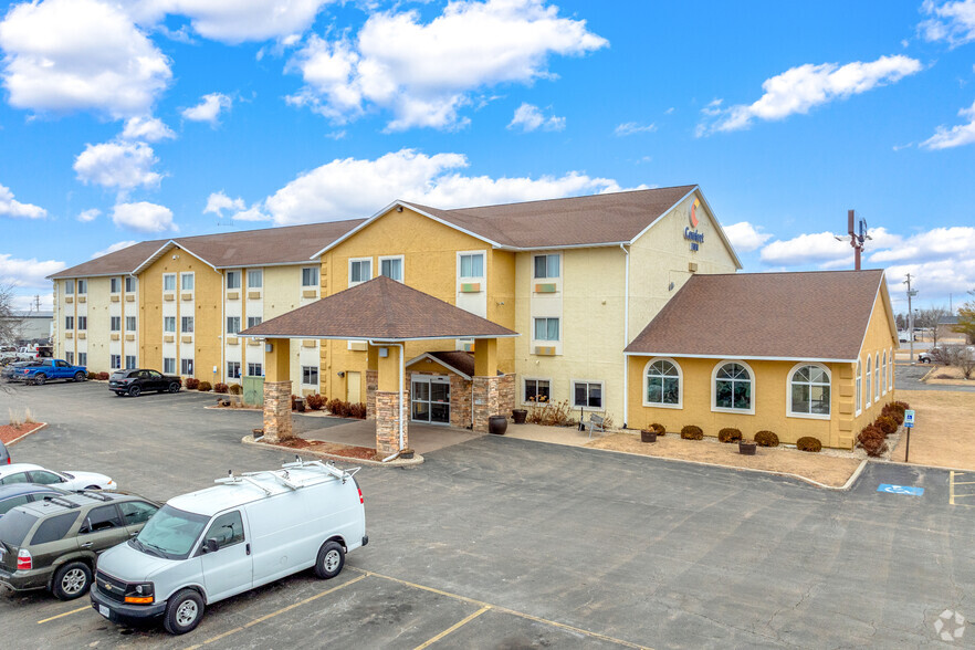 120 W Stevenson Rd, Ottawa, IL à vendre - Photo principale – Image 1 sur 7