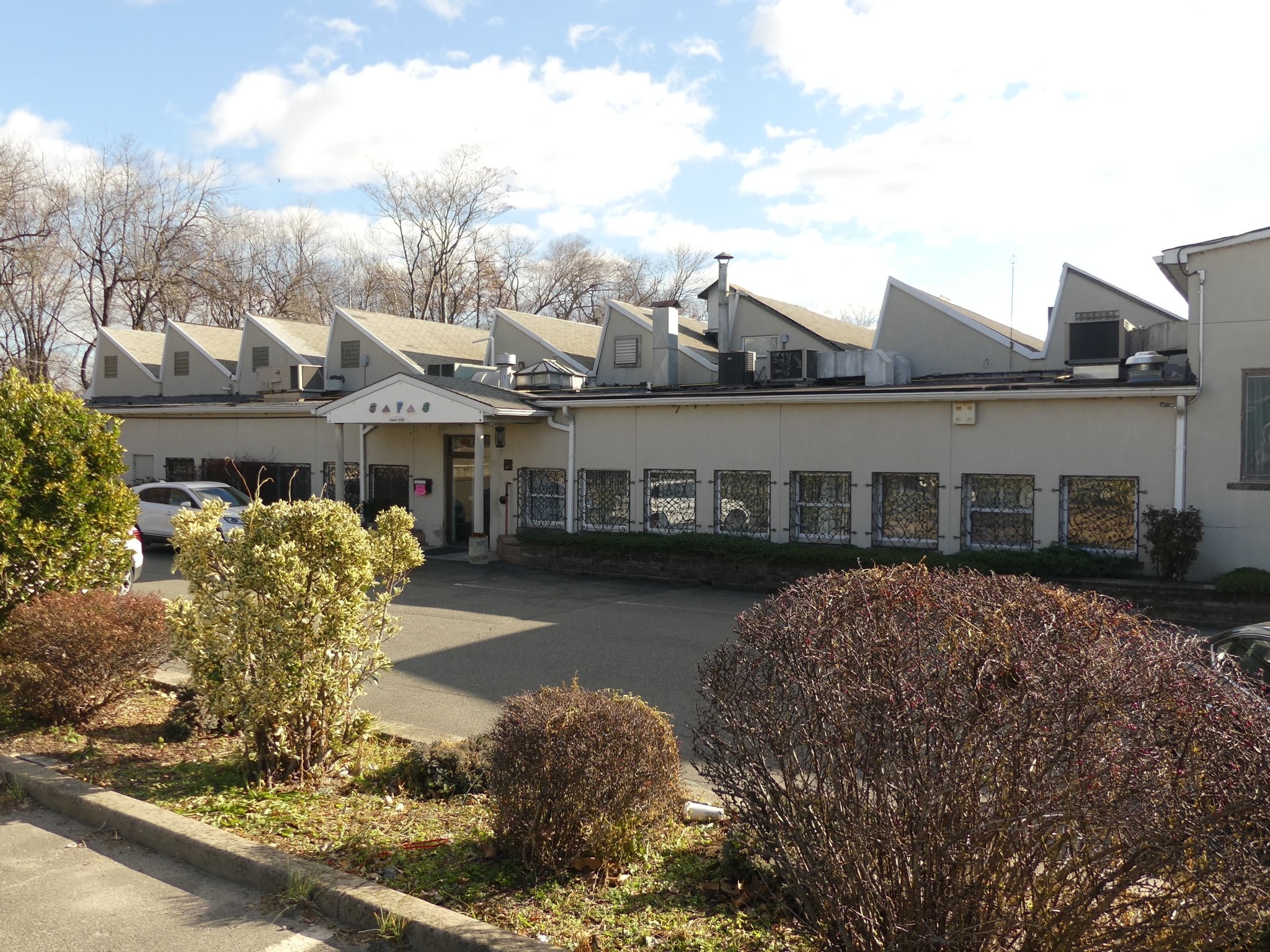 2-14 Ackerman Ave, Clifton, NJ à louer Photo principale– Image 1 sur 6