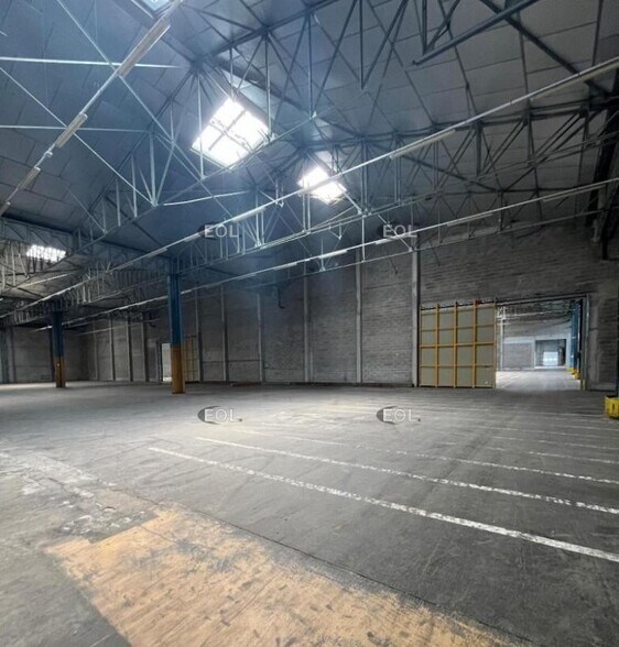 Industriel/Logistique dans Nîmes à louer - Photo de l’immeuble – Image 3 sur 3