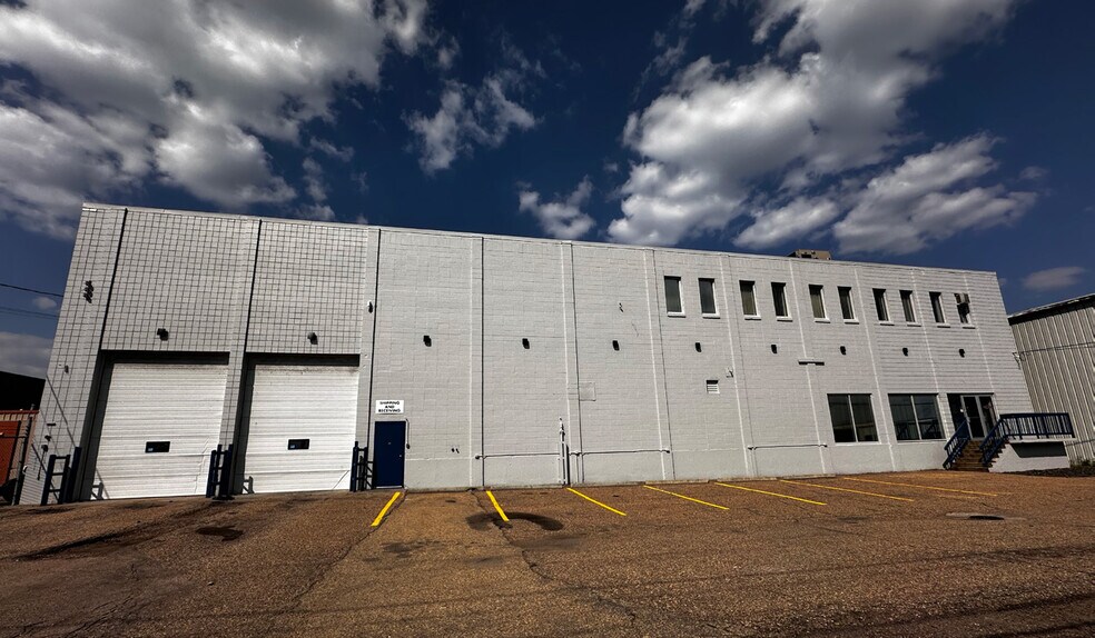 14604 115th A Ave NW, Edmonton, AB à louer - Photo de l’immeuble – Image 1 sur 3