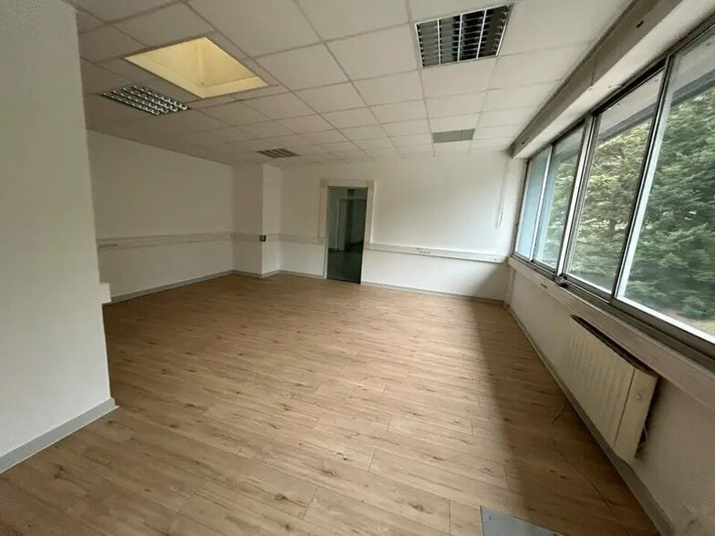 Bureau dans Vienne à louer - Photo intérieure – Image 3 sur 12