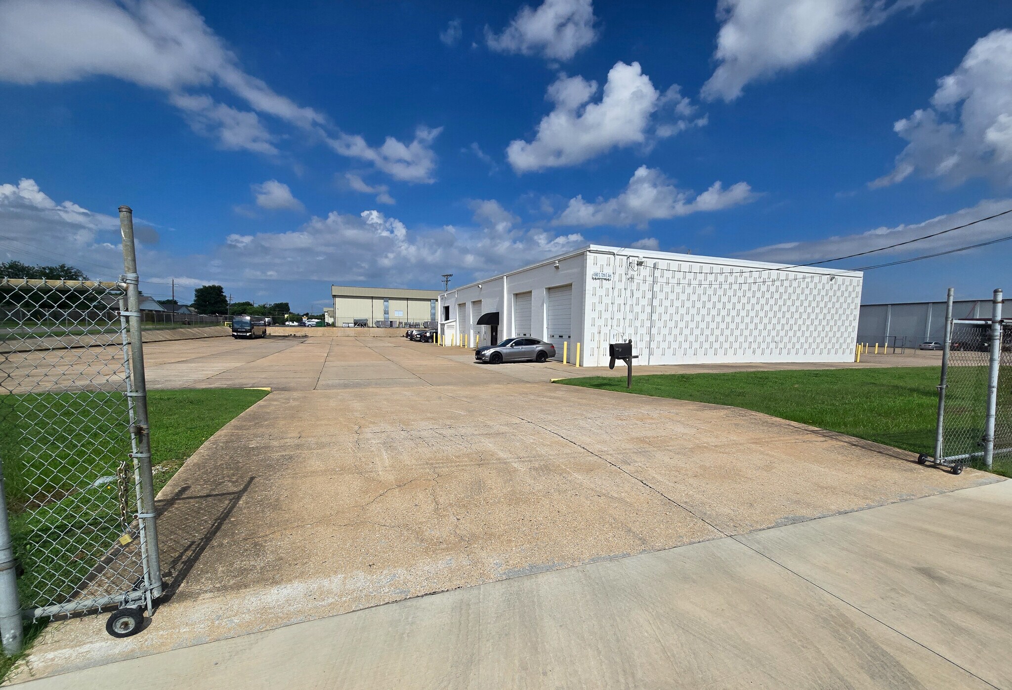 4560 S. 72nd E. Ave., Tulsa, OK à louer Photo de l’immeuble– Image 1 sur 9
