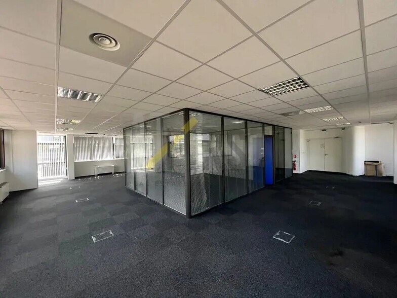 Bureau dans BIOT à louer - Photo de l’immeuble – Image 2 sur 12